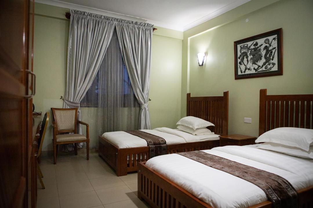 Summit Lodge Marombosa Екстер'єр фото