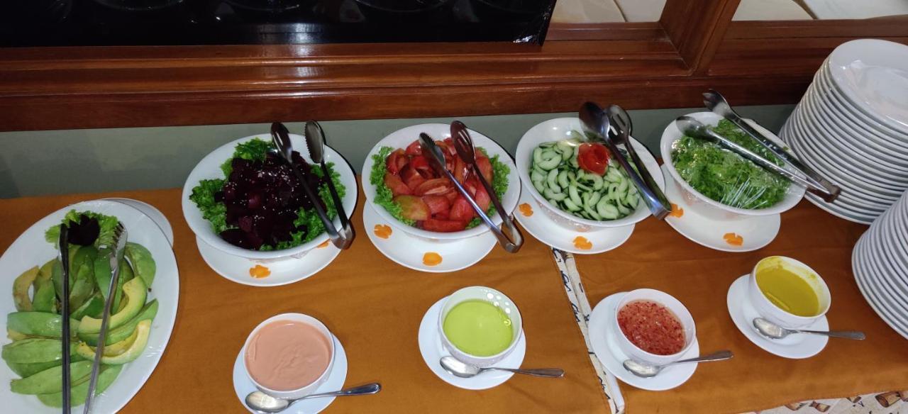 Summit Lodge Marombosa Екстер'єр фото