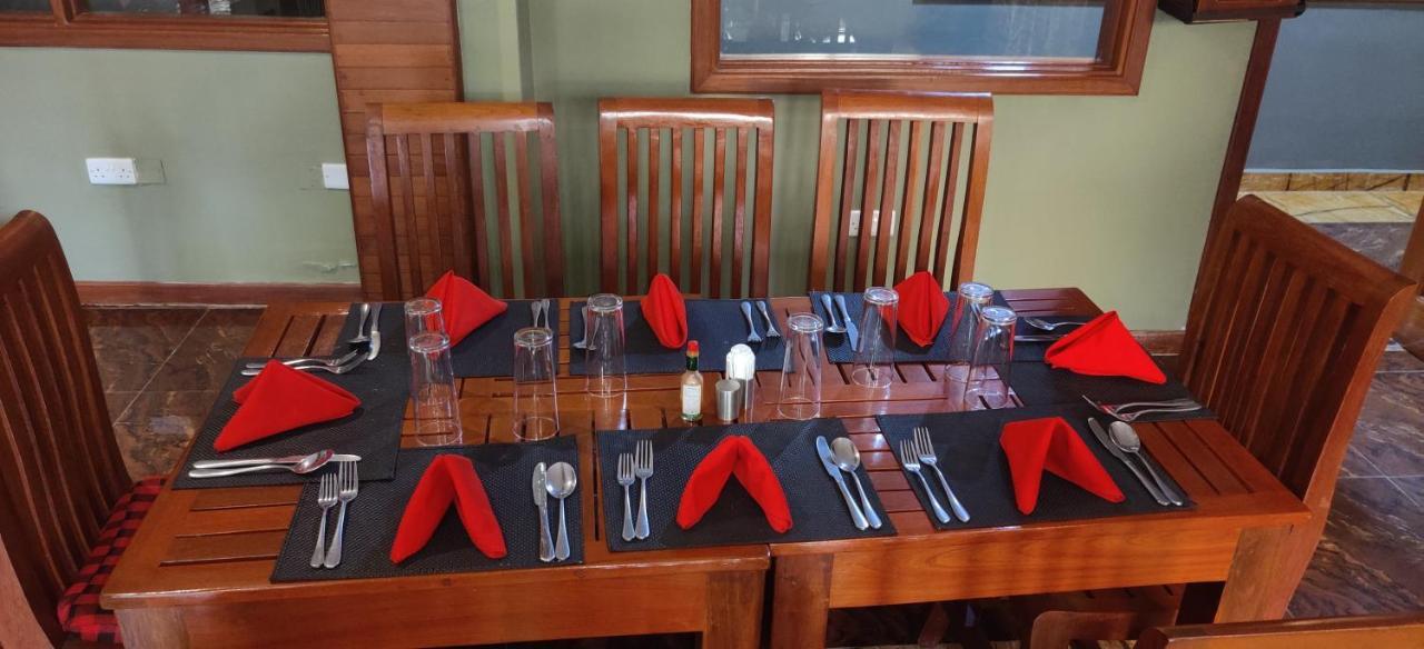 Summit Lodge Marombosa Екстер'єр фото